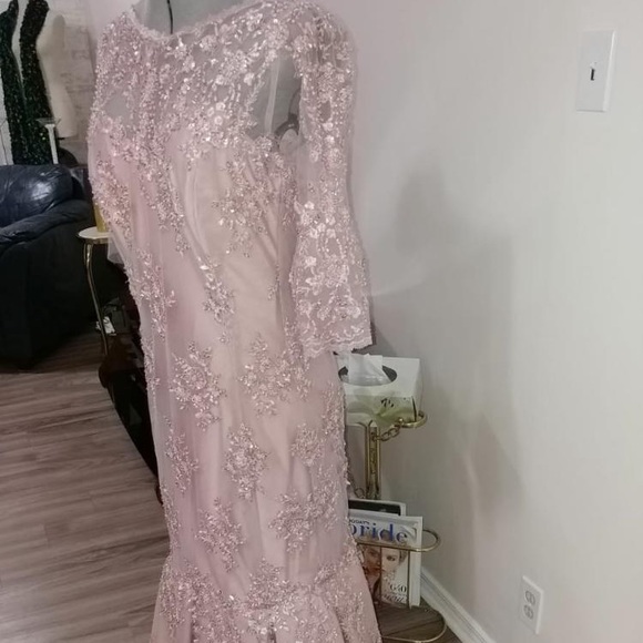 Custom made dress - Picture 2 of 5